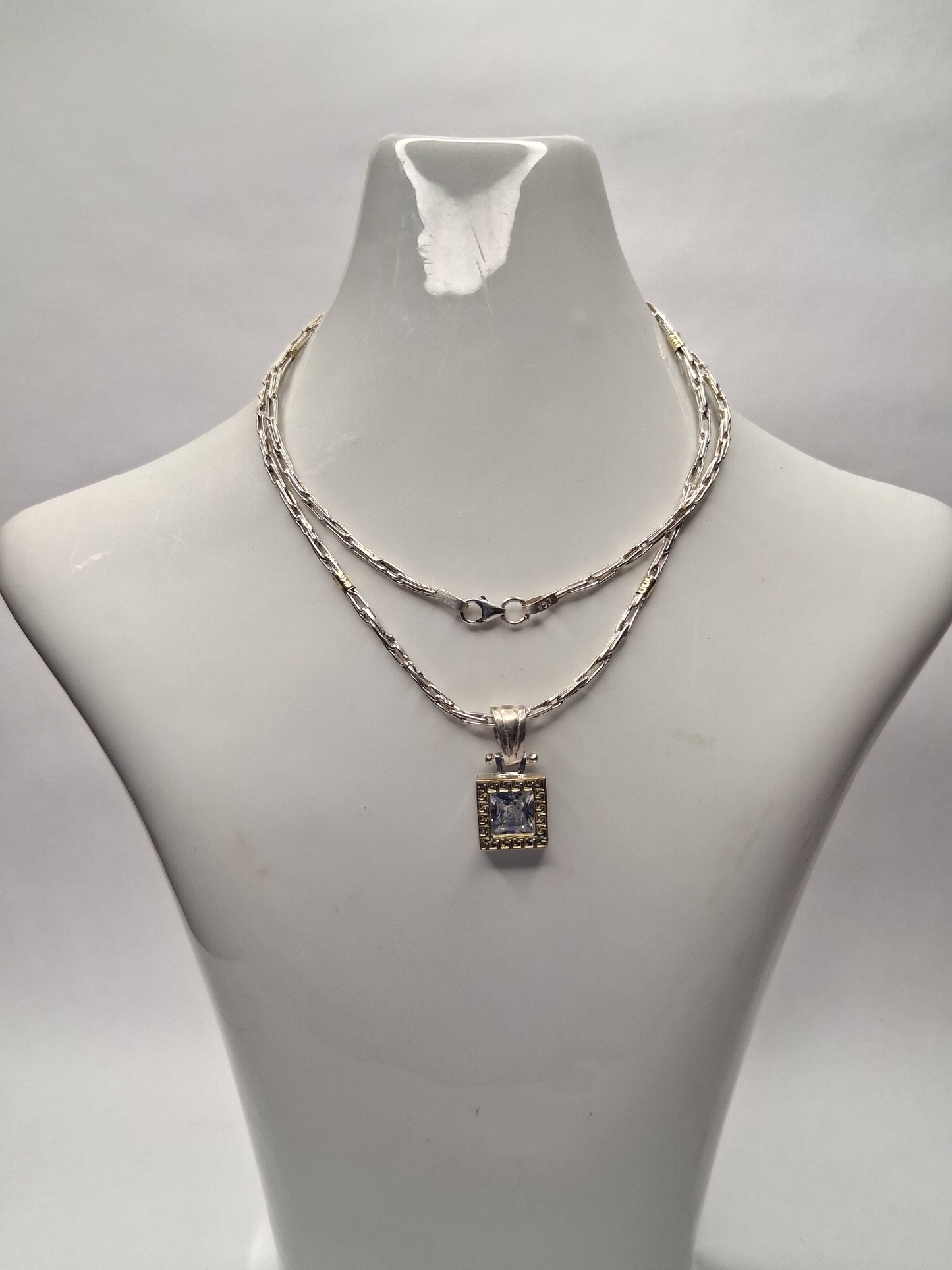 Collar - Plata y Oro - x 45 cms - dije G griega - Dama.