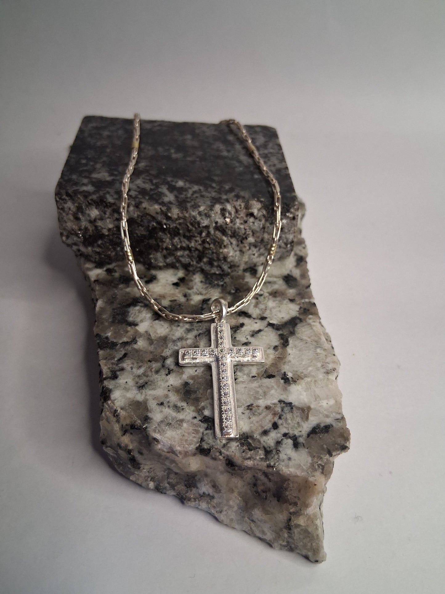 Collar - Plata y Oro - x 45 cms - dije Cruz c Piedras - Dama.