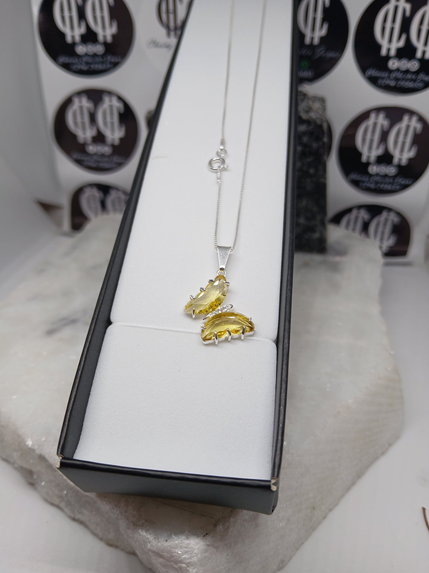 Collar - Mariposa piedra amarilla engazada - Plata925 - Dama.