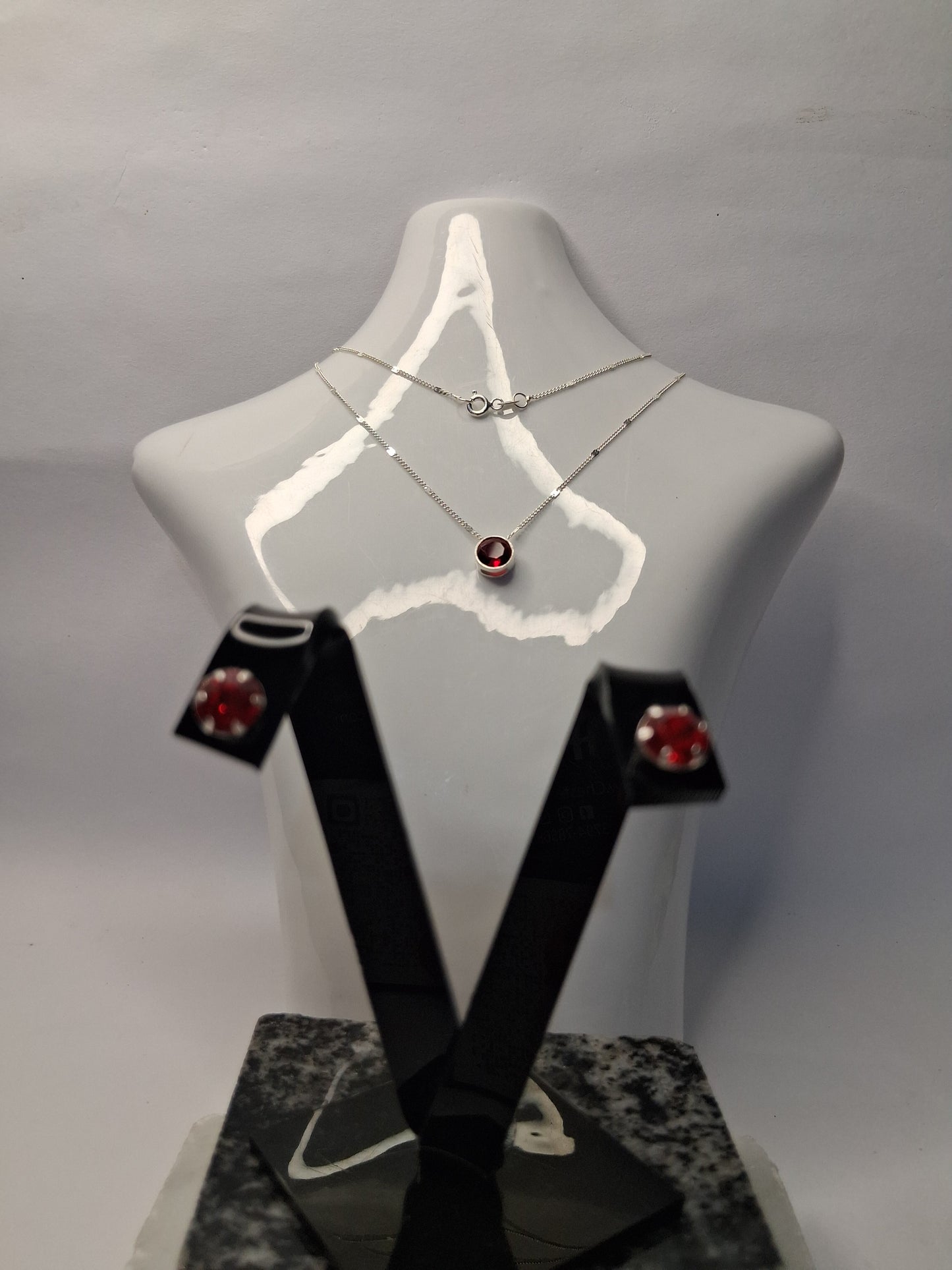Collar - Set Susano (Rojo) - Aros + cadena (combinada) y dije - Plata925 - Dama.