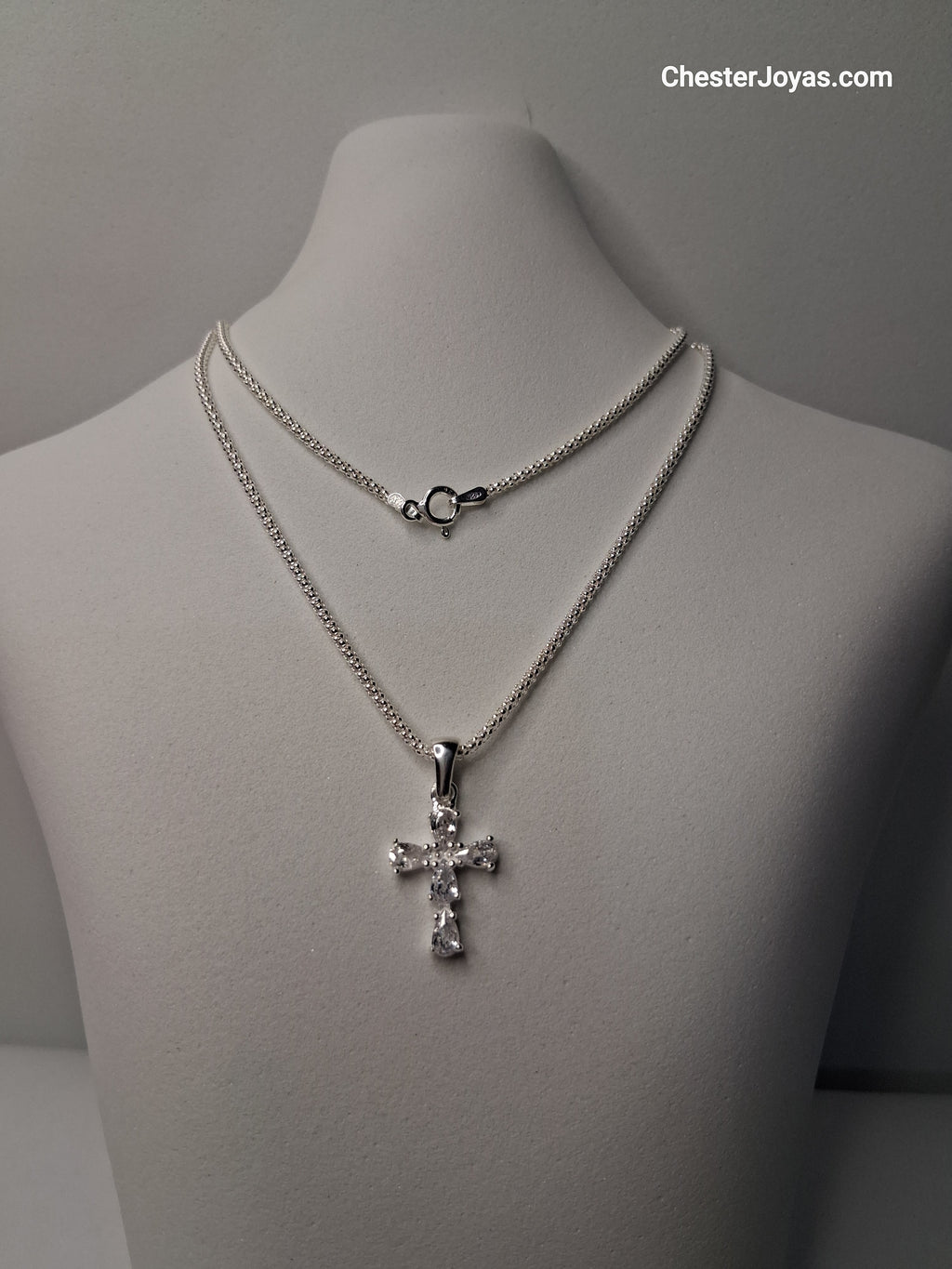 Collar Cadena Coreana x 50 cm con Dije Cruz y Piedras Blancas Plata 925