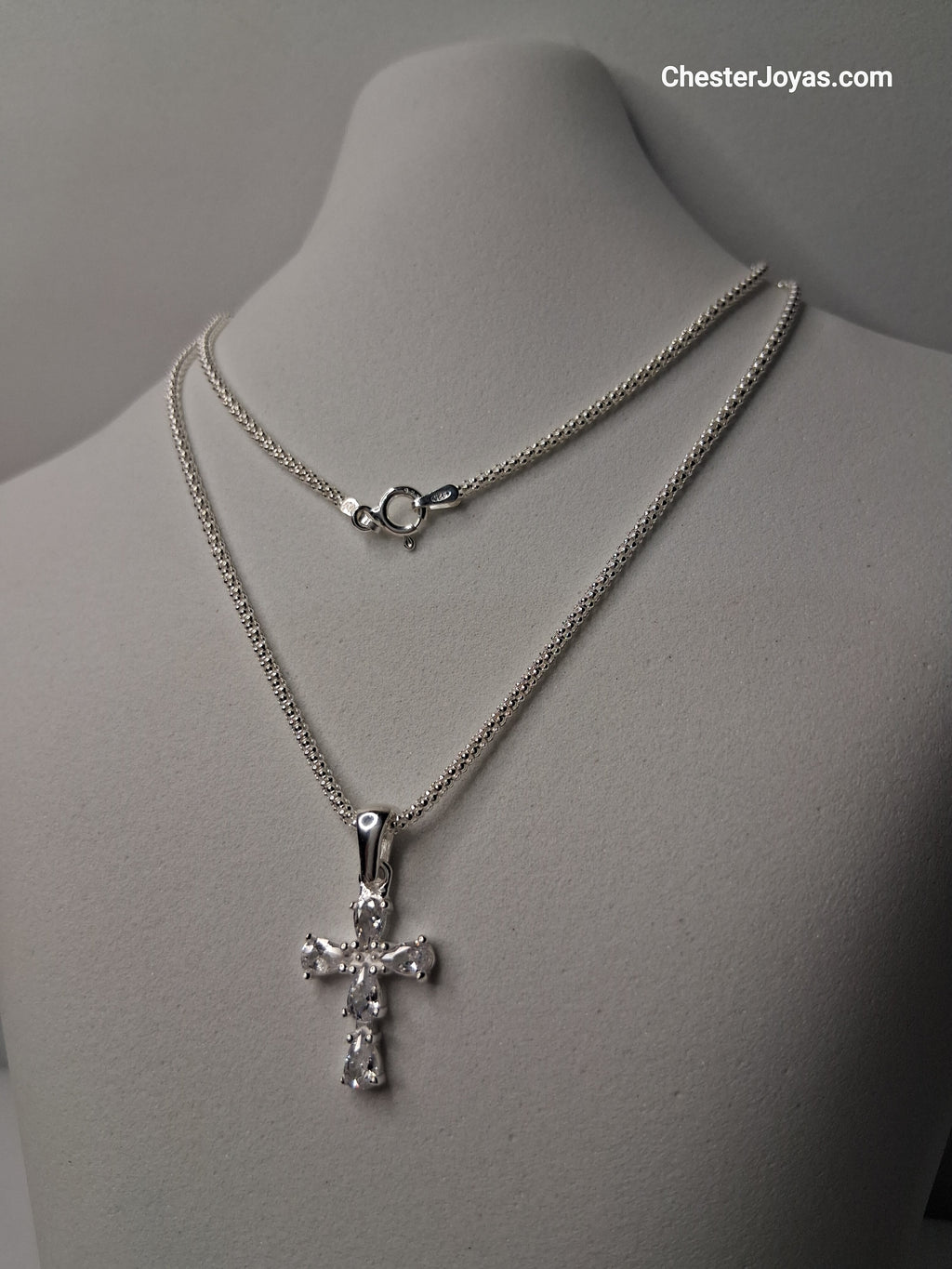 Collar Cadena Coreana x 50 cm con Dije Cruz y Piedras Blancas Plata 925