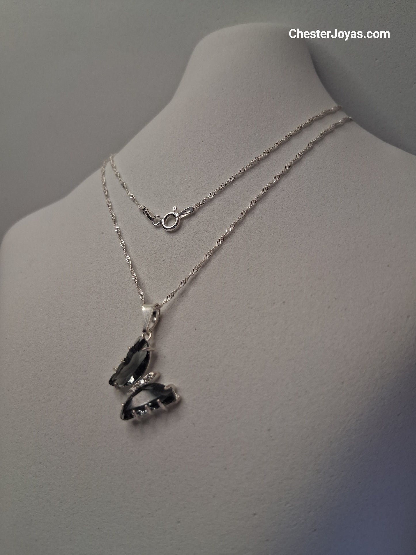 Collar - Mariposa Piedra Negra engazada (Singapur) - Plata925 - Dama.