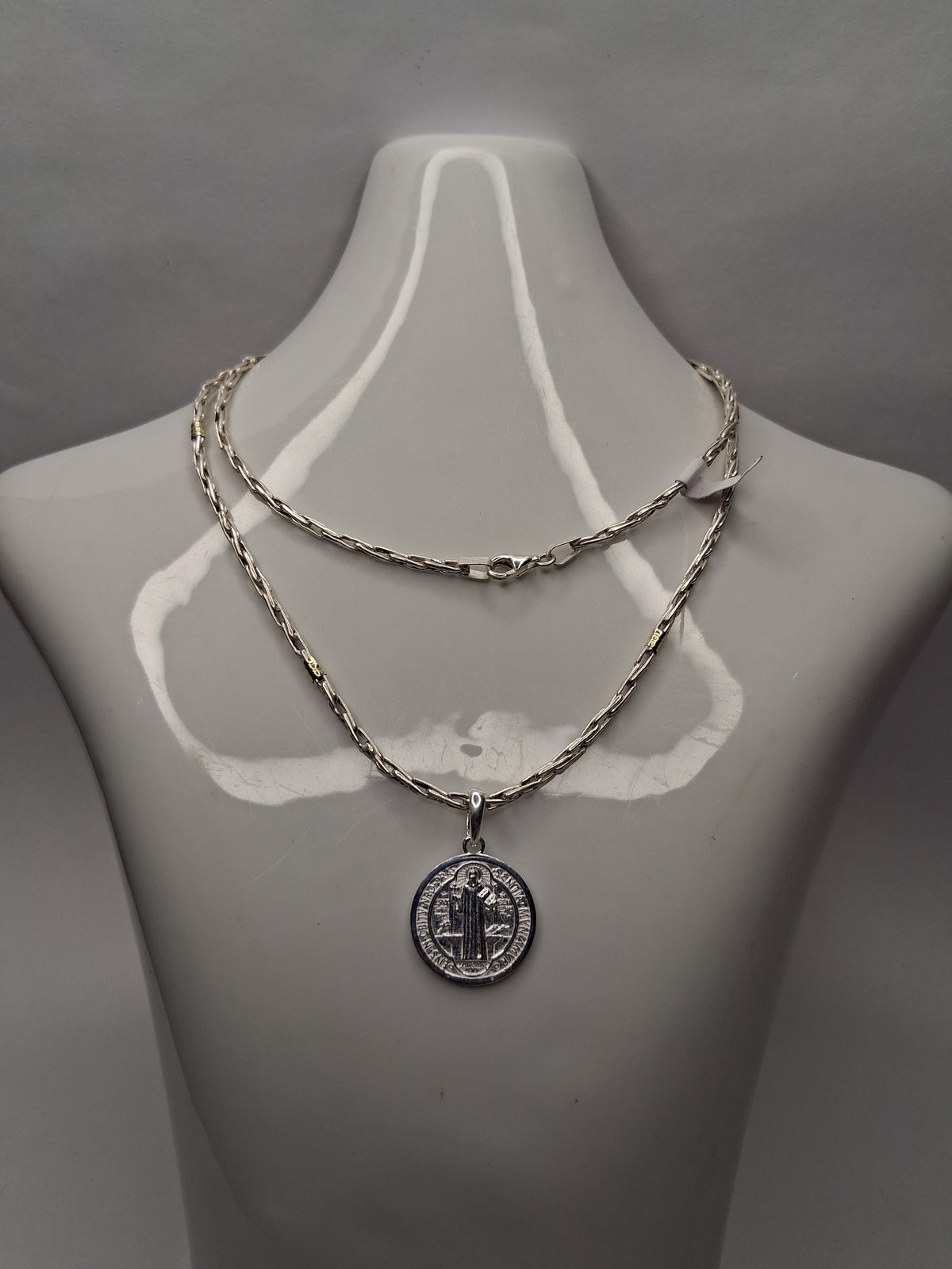Collar Cadena Plata y Oro x 55 cm con Dije San Benito