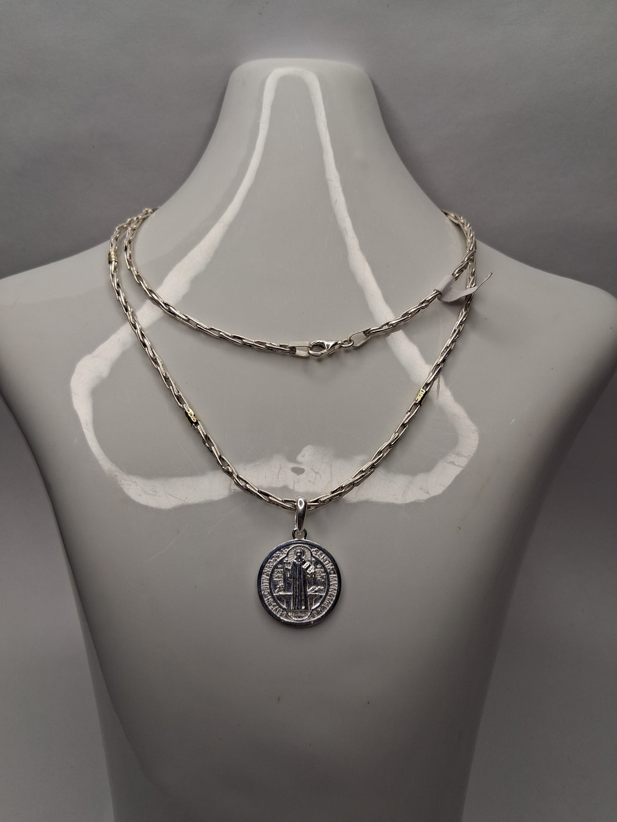 Collar Cadena Plata y Oro x 55 cm con Dije San Benito