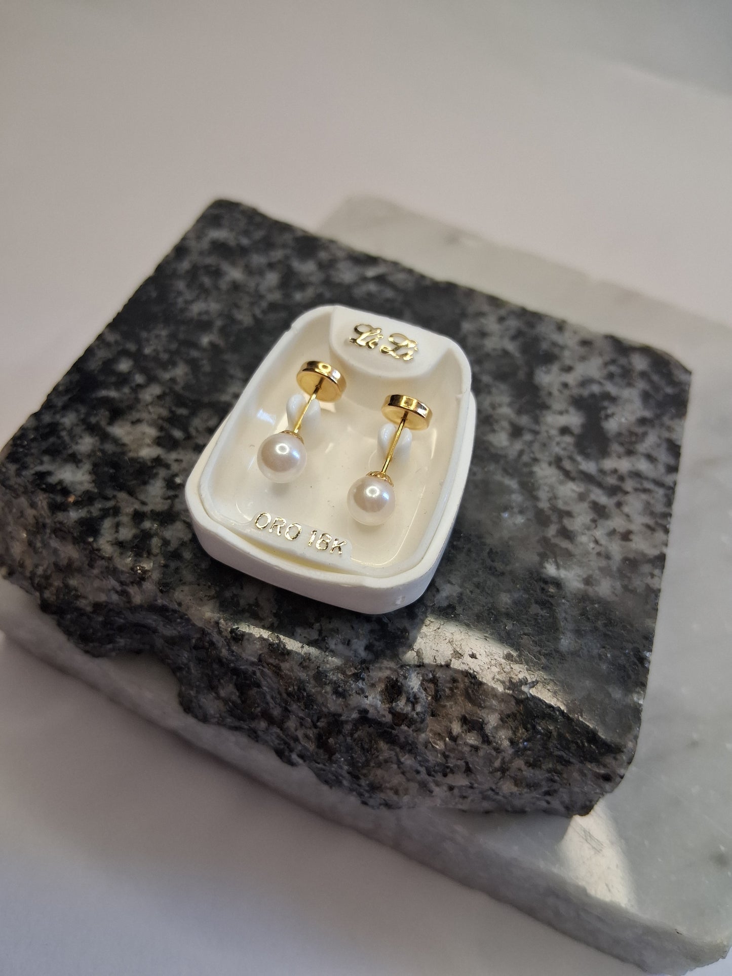 Aros - Abridores Perla 5 mm - Oro 18Kts